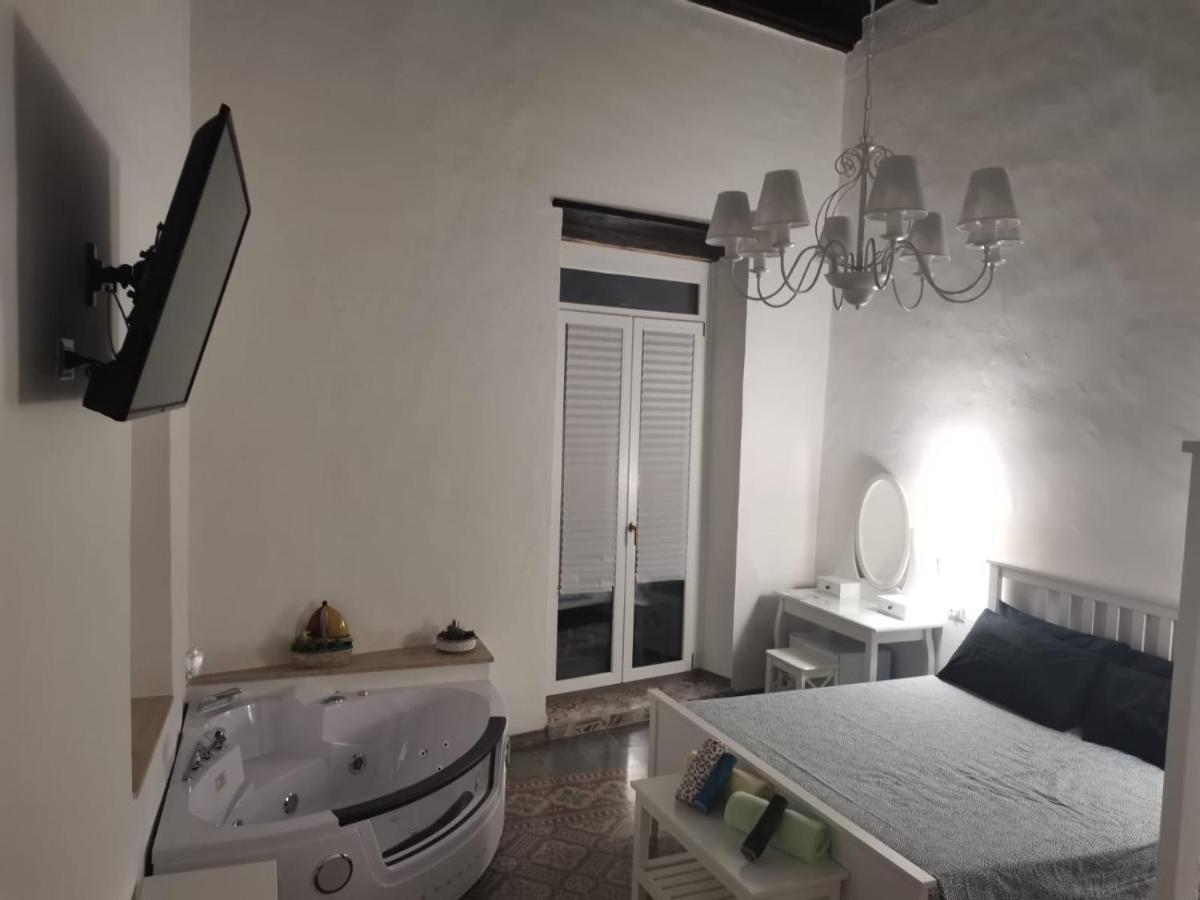 La Serva Padrona Taranto Exterior foto